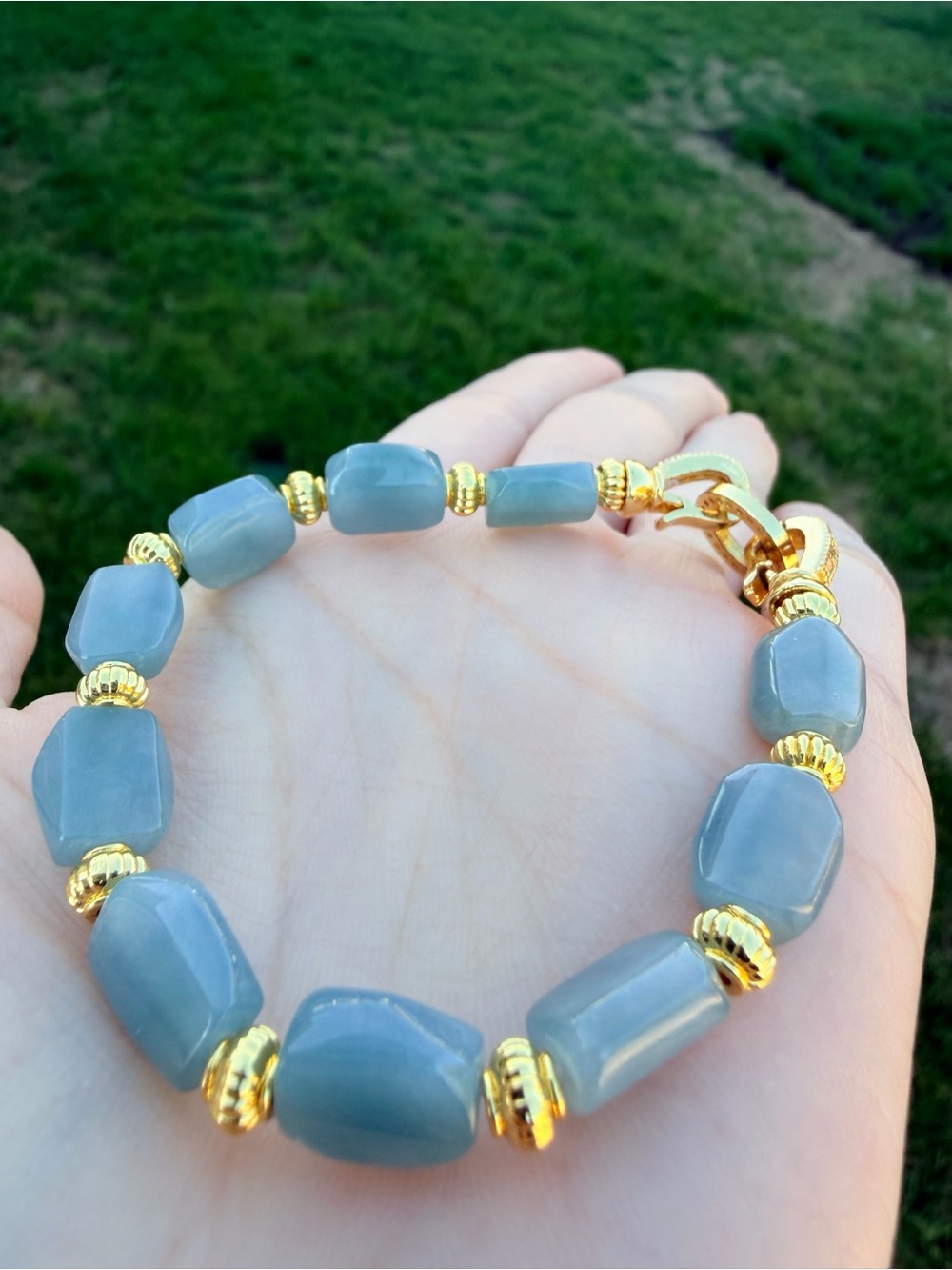 Handcrafted Natural Guatemalan Glacier Blue Freeform Jadeite Pebble Bracelet